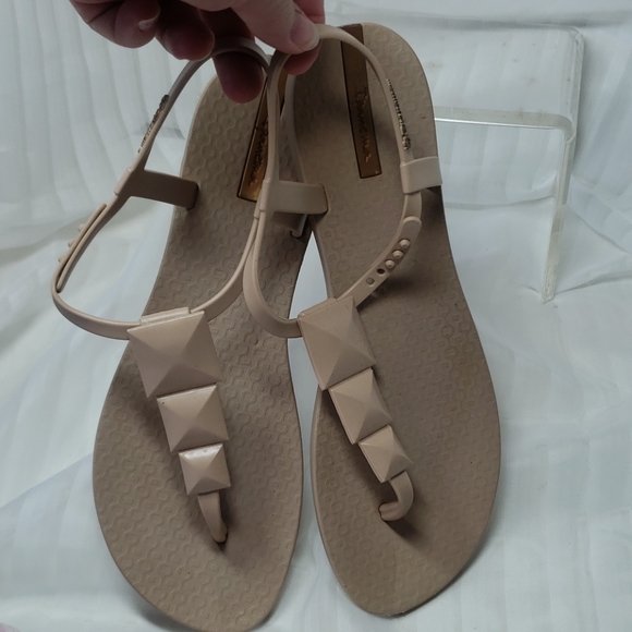 ipanema jelly sandals